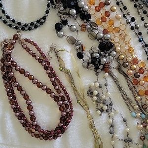 Lot 18 Beautiful Beaded Neckaces